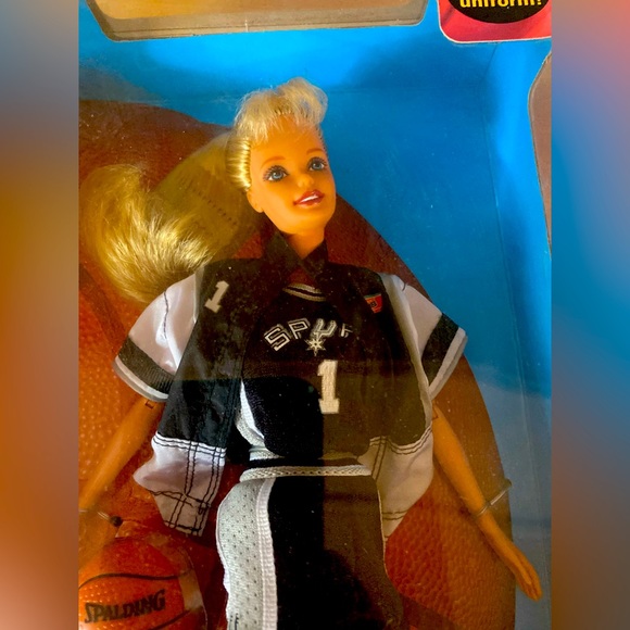 NBA 1998 San Antonio SPURS Barbie Mattel AuthenticVintage Fiesta Logo New In Box - Picture 2 of 4